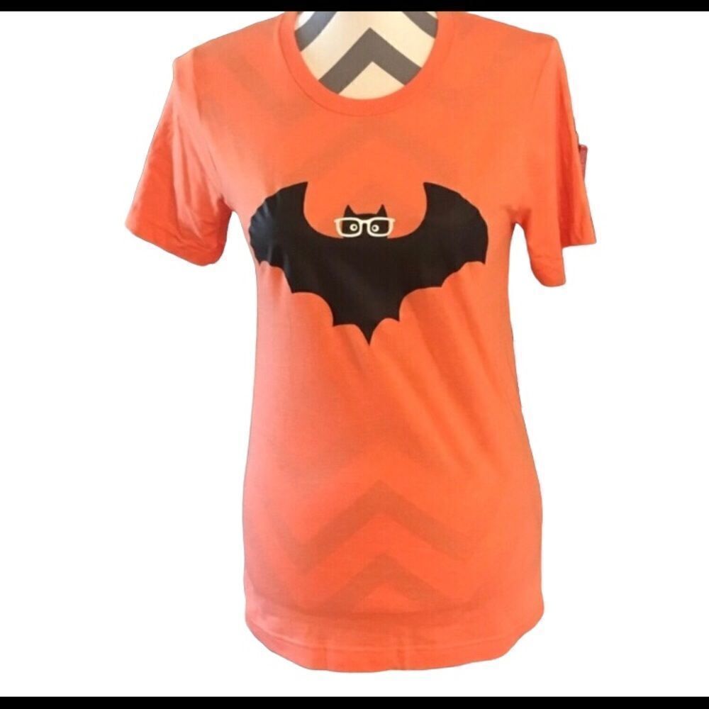 Top Crate XS NWT Orange & Black Bat Tee Shirt